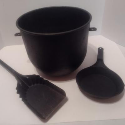 Vintage Cast Aluminum Fireplace Cook Pot, Ash Scoop and Skillet
