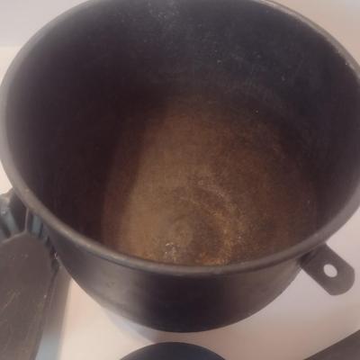 Vintage Cast Aluminum Fireplace Cook Pot, Ash Scoop and Skillet