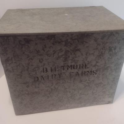 Vintage Cumberland Case Co. Metal Double Size Dairy Porch Box