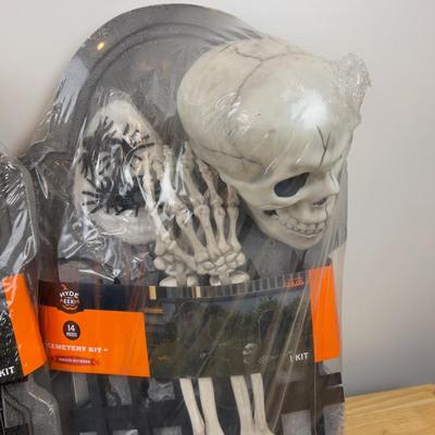 (2) 14 Piece Cemetery Kits