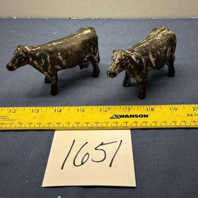 Cast Iron Cow Set