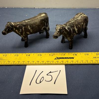Cast Iron Cow Set