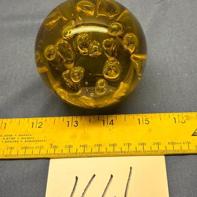 Controlled Air bubble Paperweight