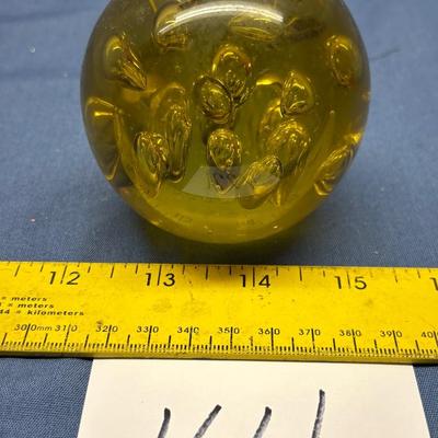 Controlled Air bubble Paperweight