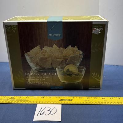 New in Box Chip & Dip Set