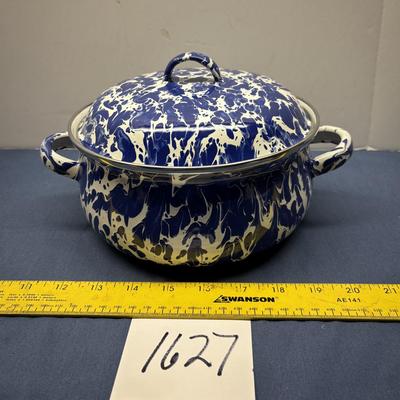 Golden Rabbit Enamelware Dutch Oven