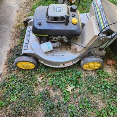 Vintage John Deere 14SB 21" 5 HP Aluminum Deck Self Propelled Lawn Mower has Compression