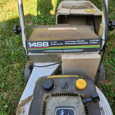 Vintage John Deere 14SB 21" 5 HP Aluminum Deck Self Propelled Lawn Mower has Compression