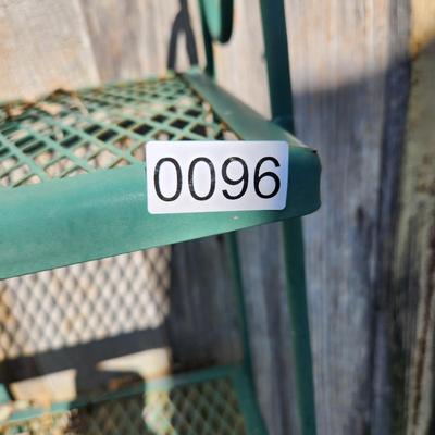 Metal Baker Rack with wire Basket