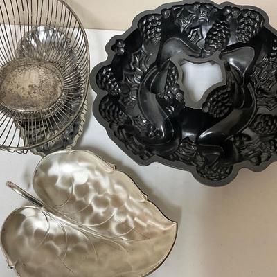 Cake Mold with silver dishes