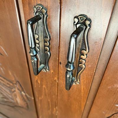 Asian Double Sided Rolling Dry Bar With Carved Design (LR-RG)