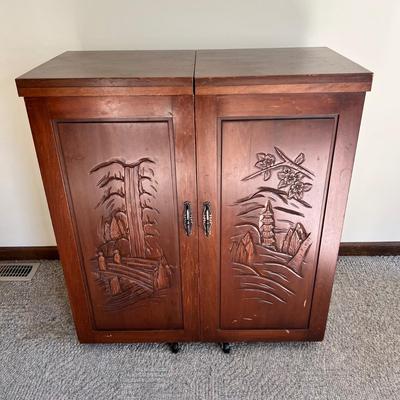 Asian Double Sided Rolling Dry Bar With Carved Design (LR-RG)