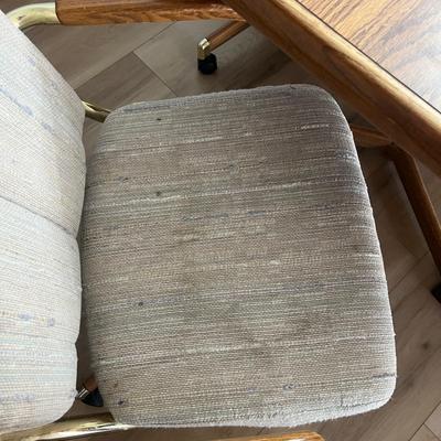 MCM Table & Chairs (K-MG)