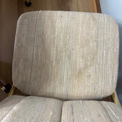 MCM Table & Chairs (K-MG)