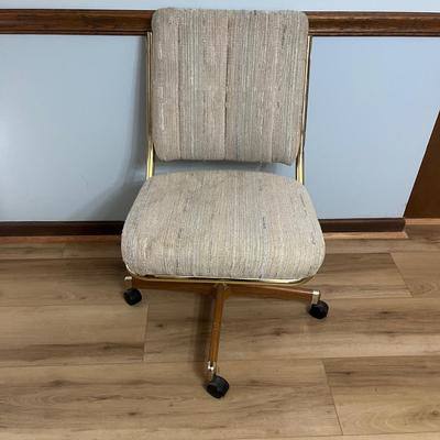 MCM Table & Chairs (K-MG)