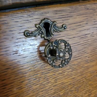 Oak Secretary (K-MG)