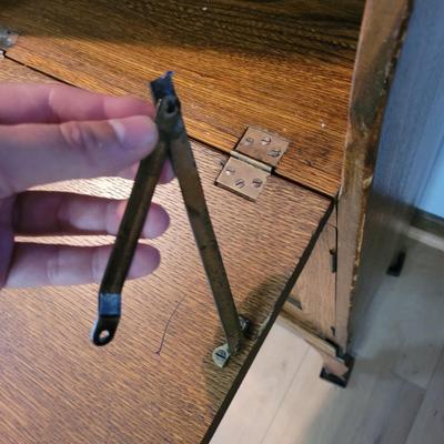 Oak Secretary (K-MG)