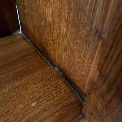 Oak Secretary (K-MG)