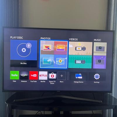 Samsung 50” Smart TV (D-MG)