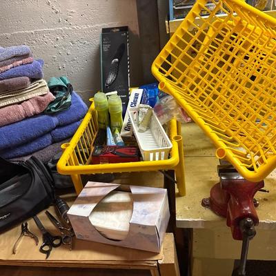 Misc bathroom & baskets