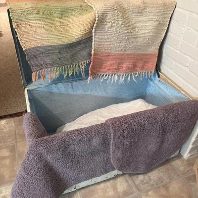 5 area rugs & mattress pad