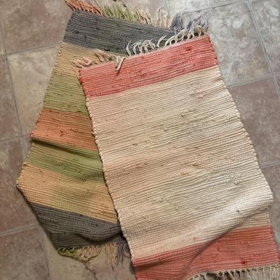 5 area rugs & mattress pad