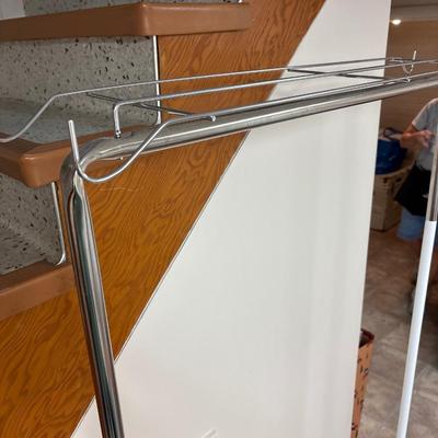 Clothing rack