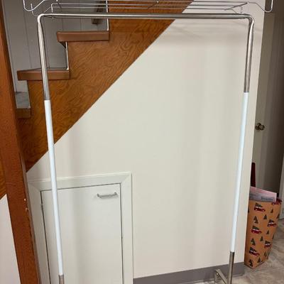 Clothing rack
