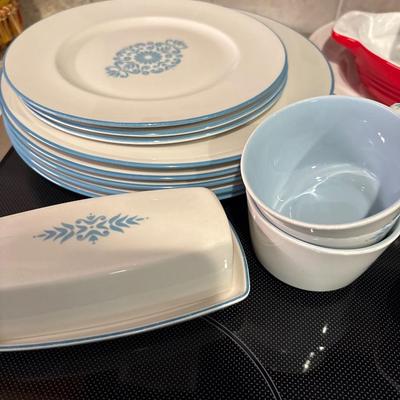 Variety of kitchen items