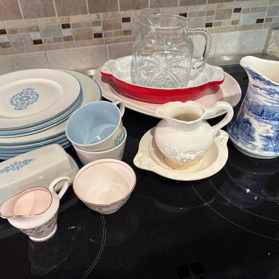Variety of kitchen items