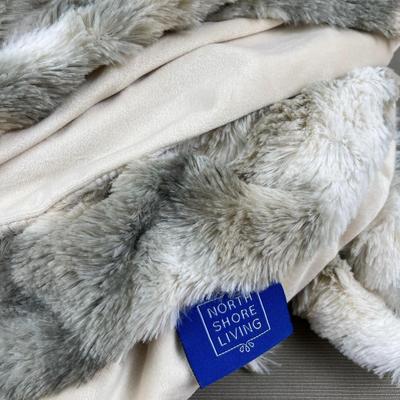 Luxe Minky Throw Blanket New