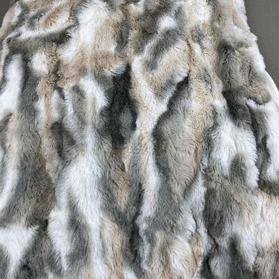 Luxe Minky Throw Blanket New