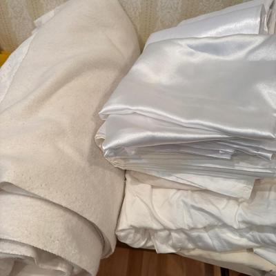 Blankets & sheets