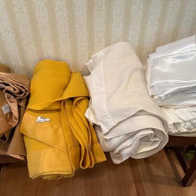 Blankets & sheets