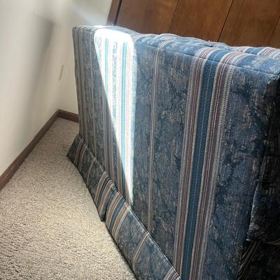 Highland House Loveseat (GB-MG)