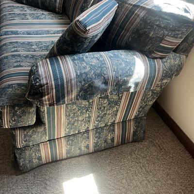 Highland House Loveseat (GB-MG)