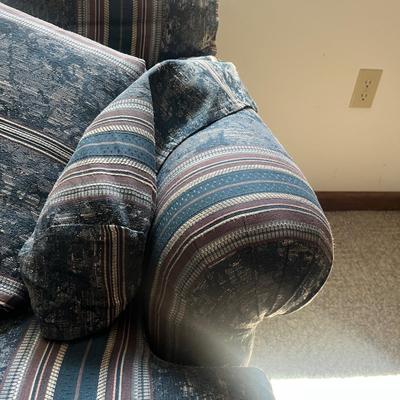 Highland House Loveseat (GB-MG)