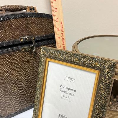 Staging decor