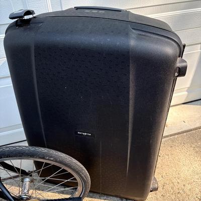 Bike Friday New World Tourist bicycle with suitcase