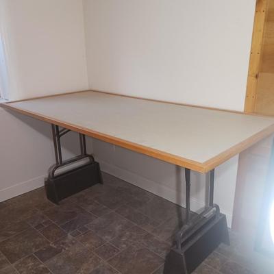 FOLDING PROJECT TABLE ON HANDMADE LIFT STANDS