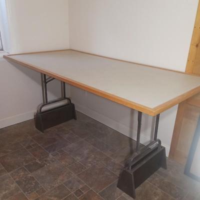 FOLDING PROJECT TABLE ON HANDMADE LIFT STANDS