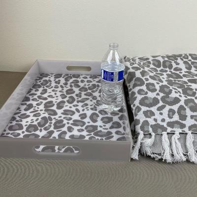 Cotton Throw Blanket with Acrylic Tray New
