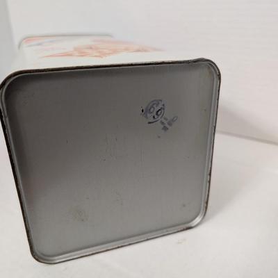 Vintage Nabisco Premium Saltine Crackers Tin Advertising Kitchen Canister Retro