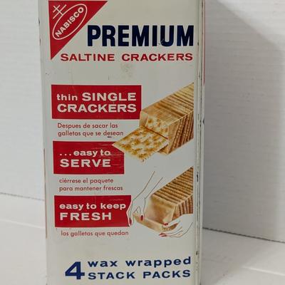 Vintage Nabisco Premium Saltine Crackers Tin Advertising Kitchen Canister Retro