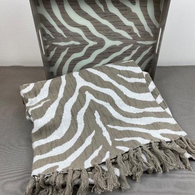 Cotton Throw Blanket with Acrylic Tray New!