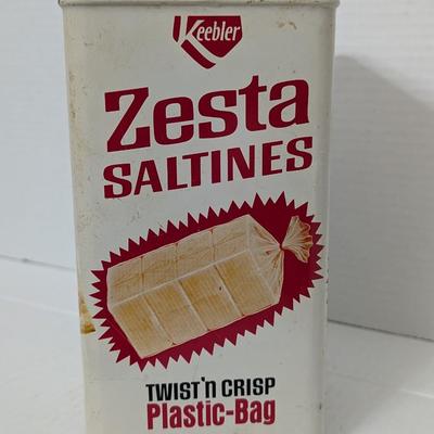 Vintage Keebler Zesta Saltines Tin 14 oz Twist ’n Crisp Retro Advertising Cracker Can