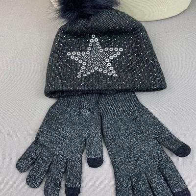 Joan Vass Beanie and Gloves Set Black Star