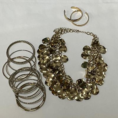 Gold tone set