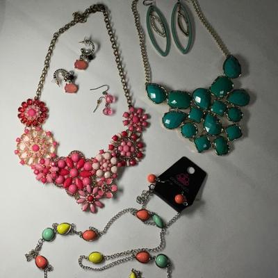 Colorful sets
