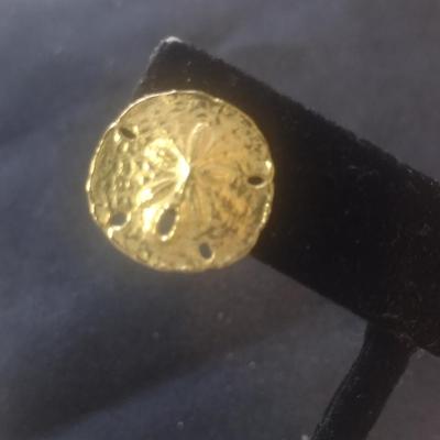 14 Karat Yellow Gold Sand Dollar Design Post Earrings- Approx Total Weight 3.0 Grams (#36)